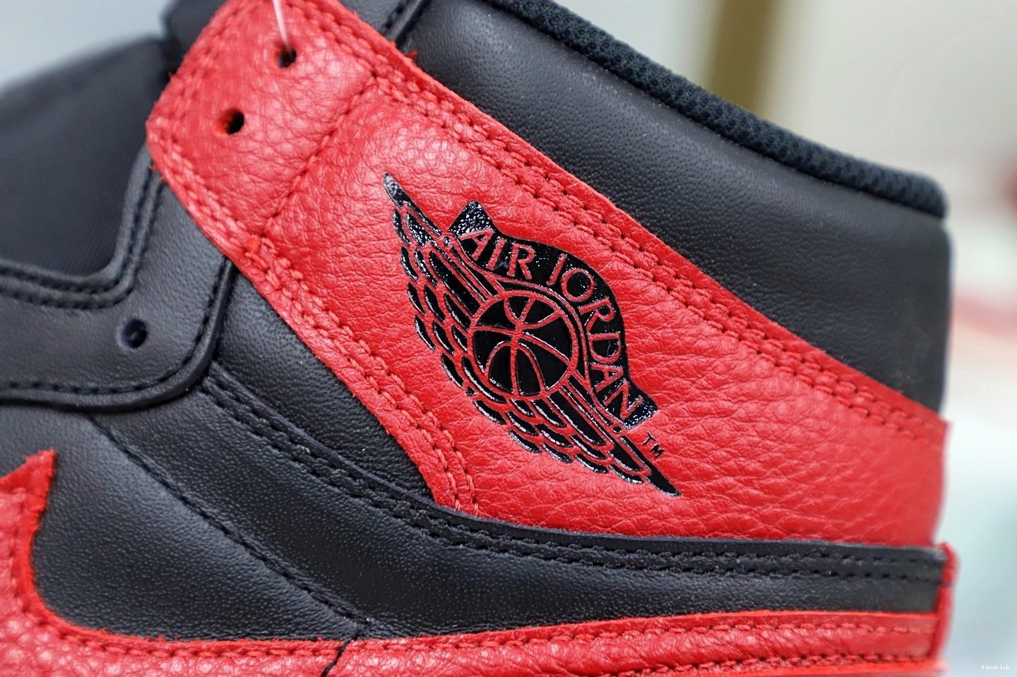 JORDAN HIGH RETRO AIR OG 1 'BRED' 1002